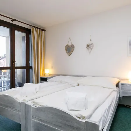 公寓 Residenza Chesa Margun 13-6 By Interhome